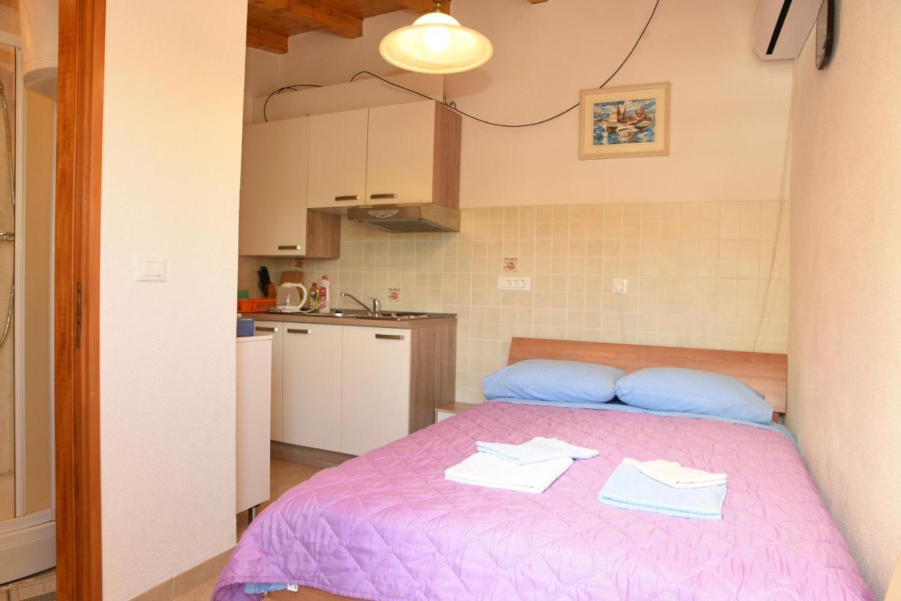 Apartment Anamarija 발룬 외부 사진